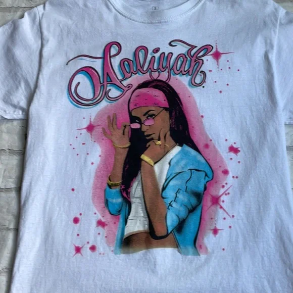 Aaliyah Airbrush Style Tee - Picture 2 of 6